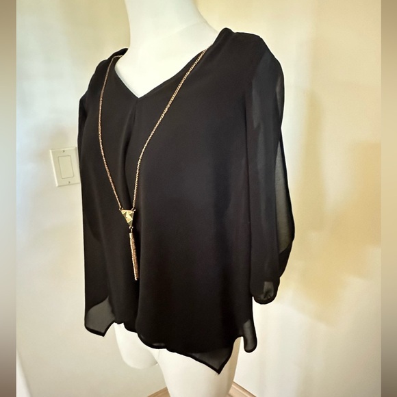 Chic Black Blouse with Necklace - Picture 12 of 13